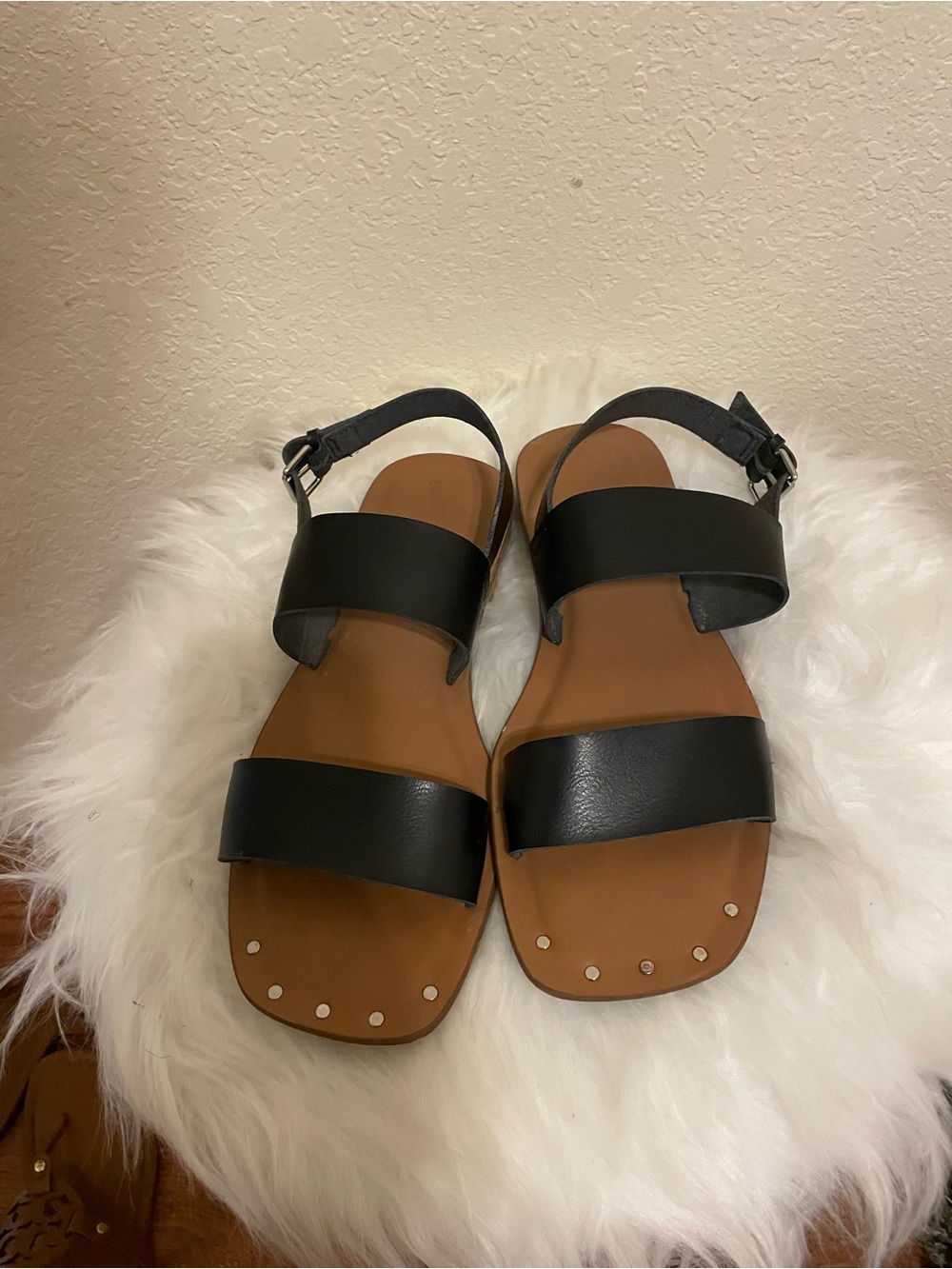 Universal Thread Classic Black Two-Strap Women's Sandals